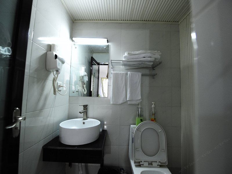 hotelPic