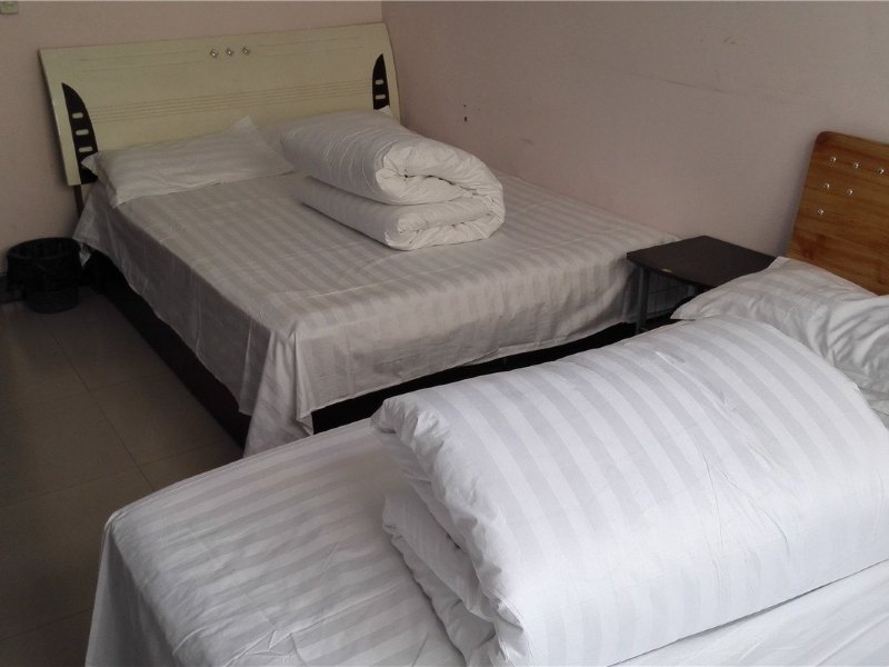 hotelPic