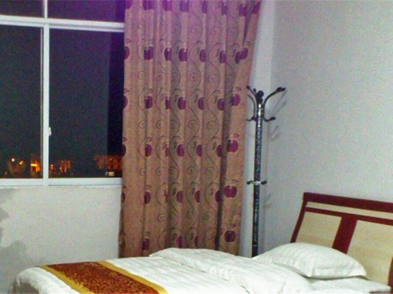 hotelPic