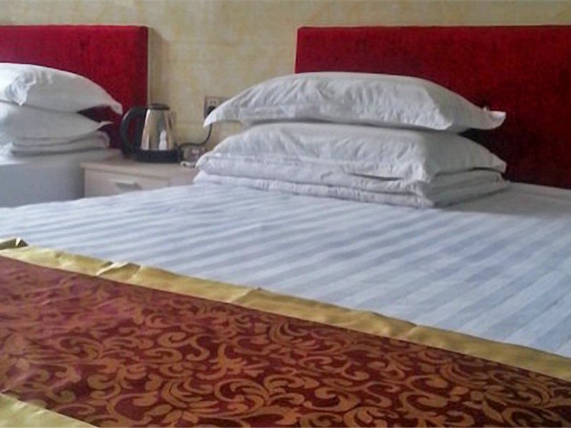 hotelPic