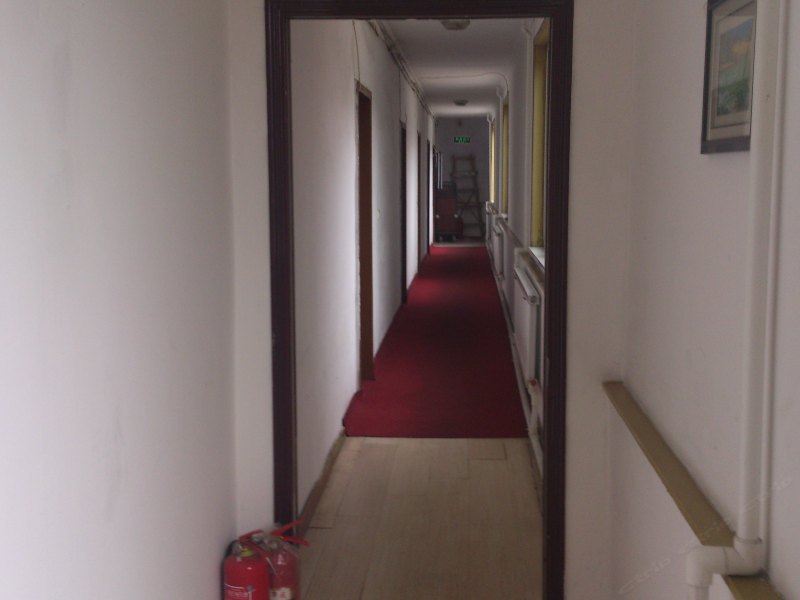 hotelPic