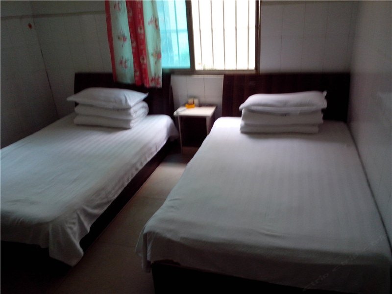 hotelPic