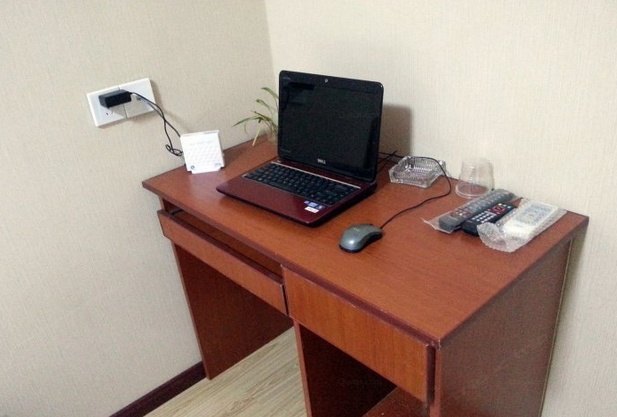 hotelPic