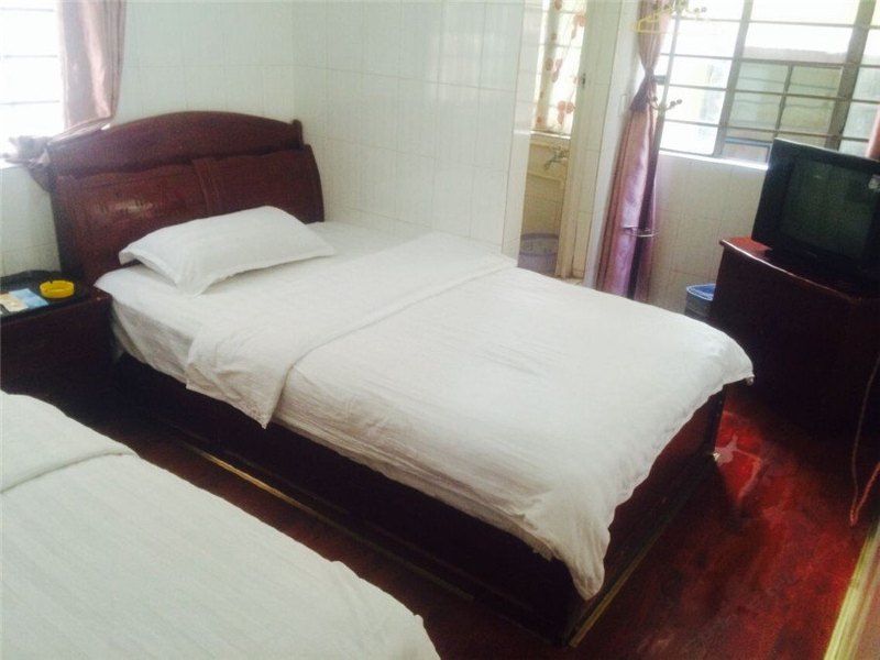 hotelPic