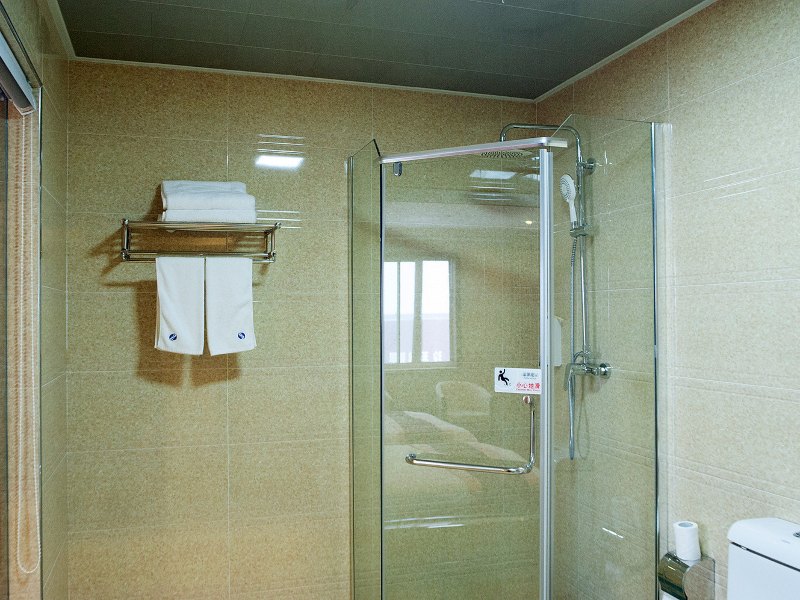 hotelPic