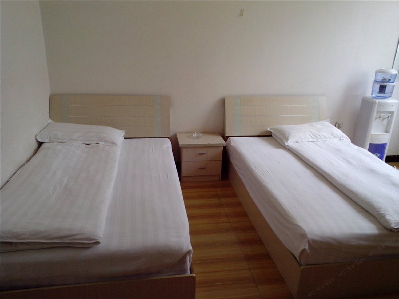 hotelPic
