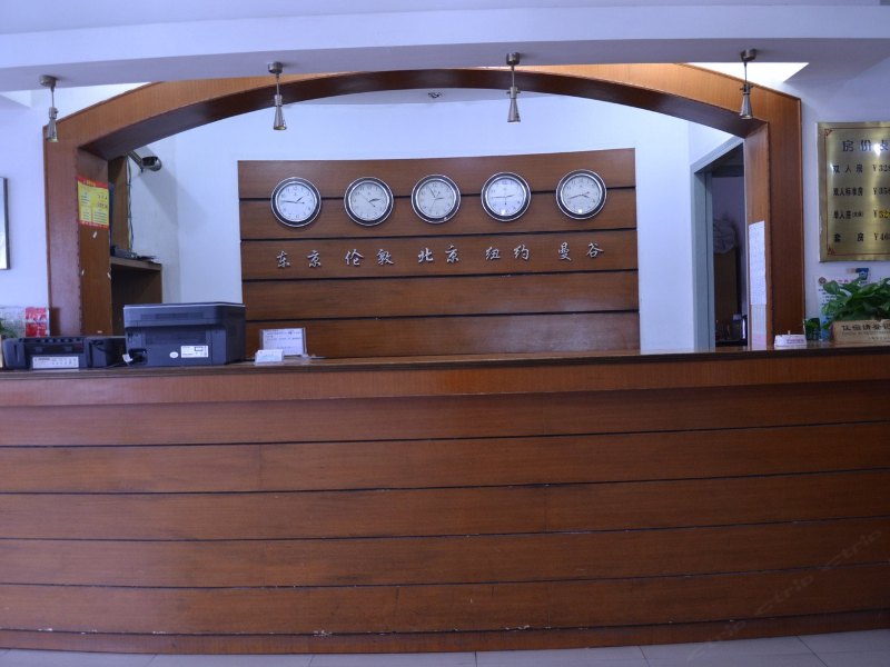 hotelPic