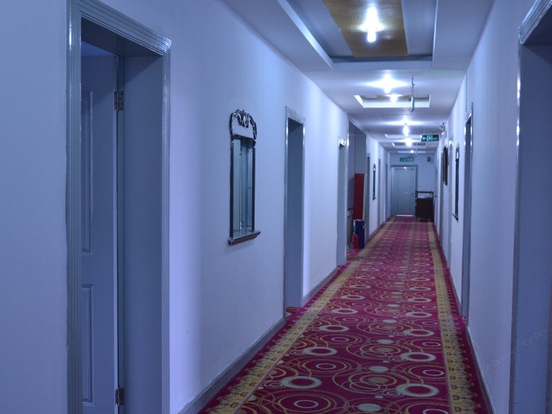 hotelPic
