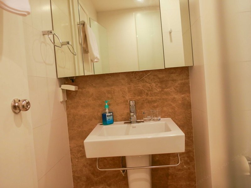 hotelPic