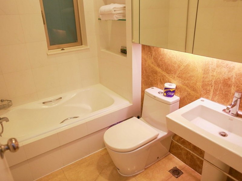 hotelPic