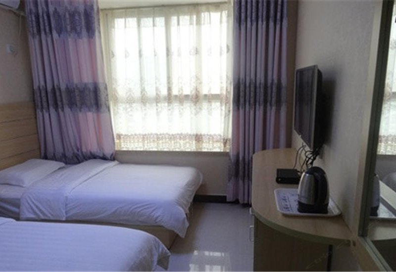 hotelPic