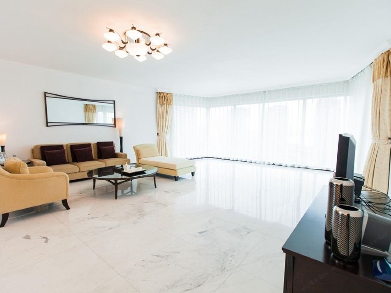 hotelPic