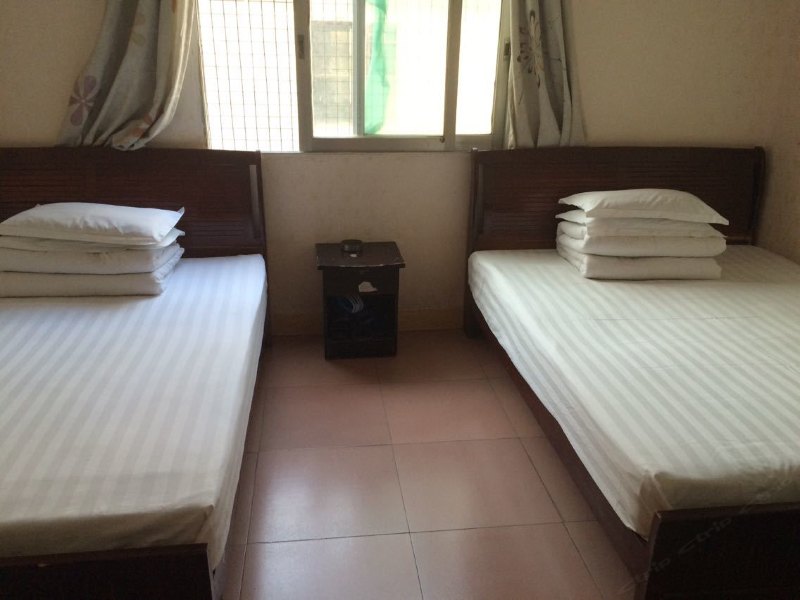 hotelPic