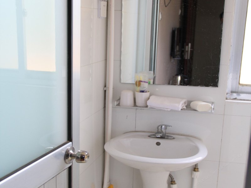 hotelPic