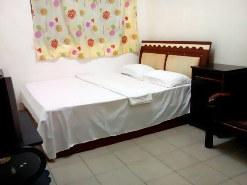 hotelPic