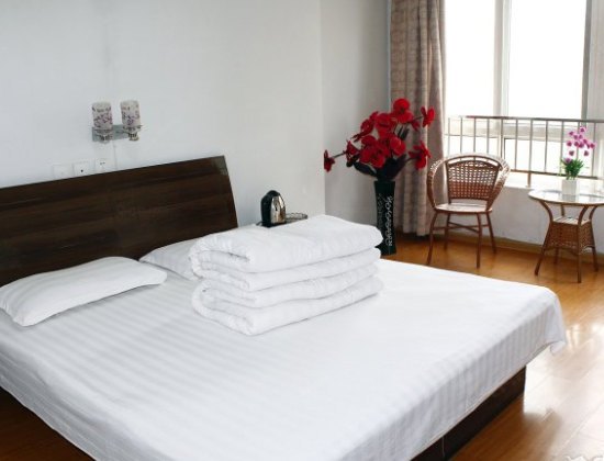 hotelPic