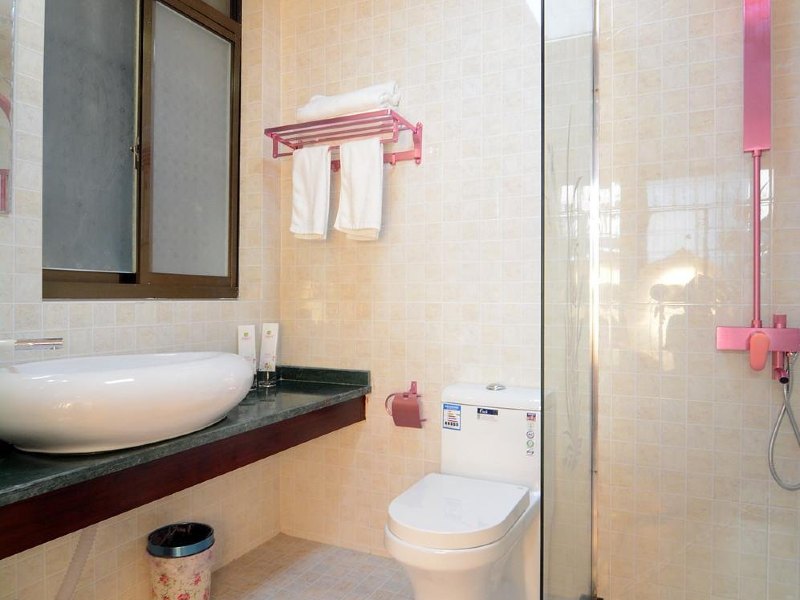 hotelPic