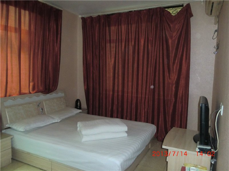 hotelPic