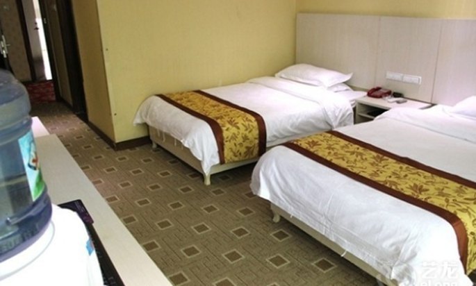 hotelPic