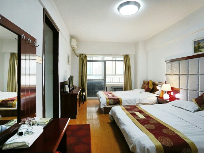 hotelPic