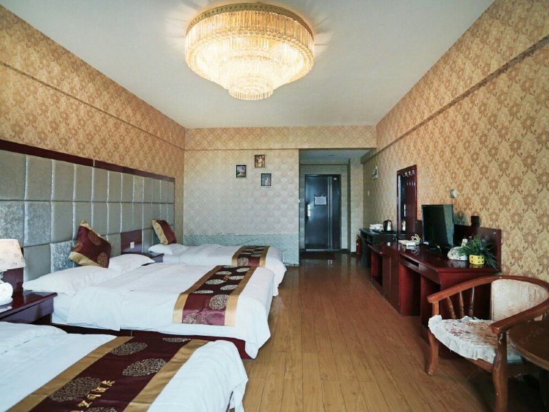 hotelPic