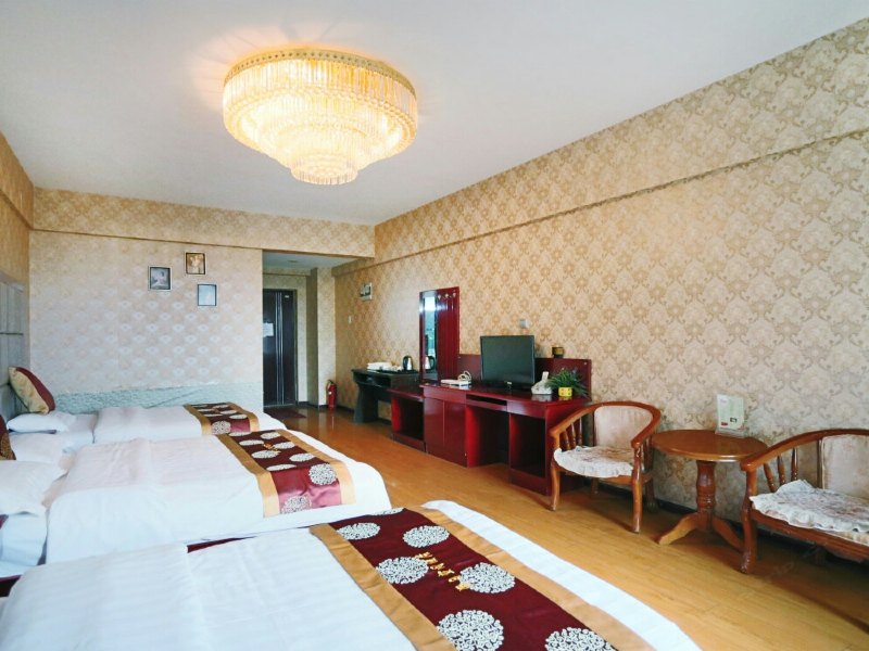 hotelPic