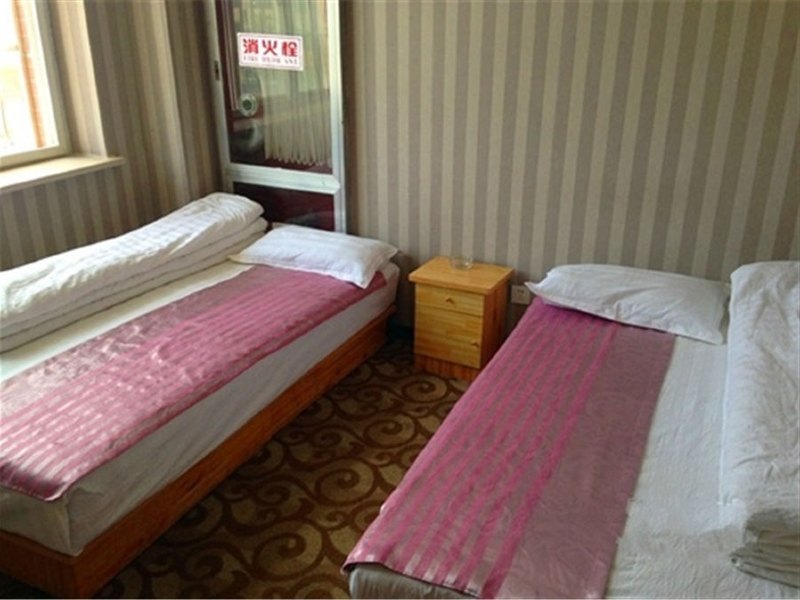 hotelPic