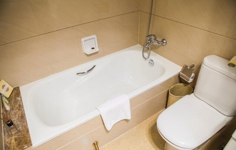 hotelPic