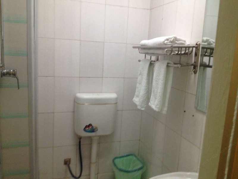 hotelPic