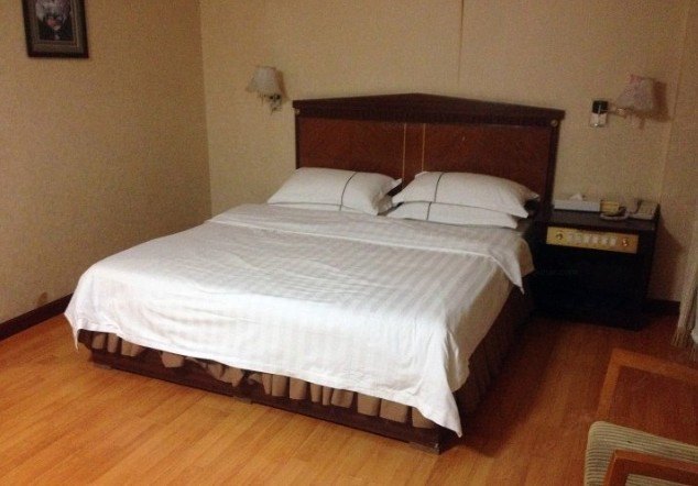 hotelPic
