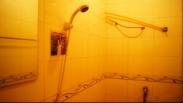 hotelPic