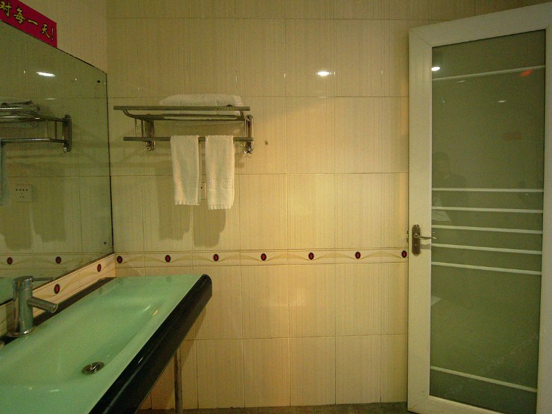 hotelPic