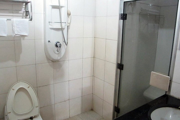 hotelPic
