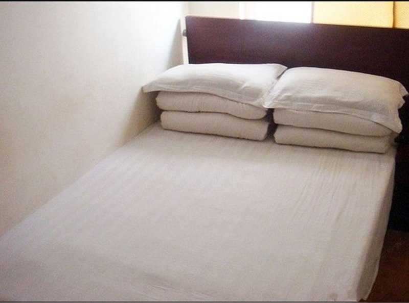 hotelPic