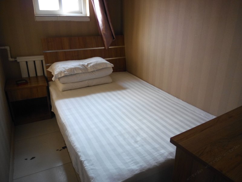 hotelPic