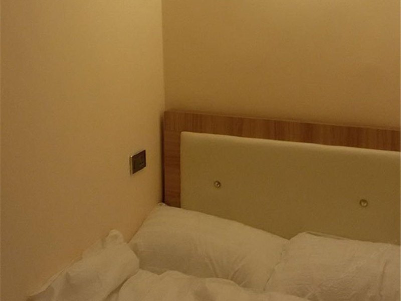 hotelPic