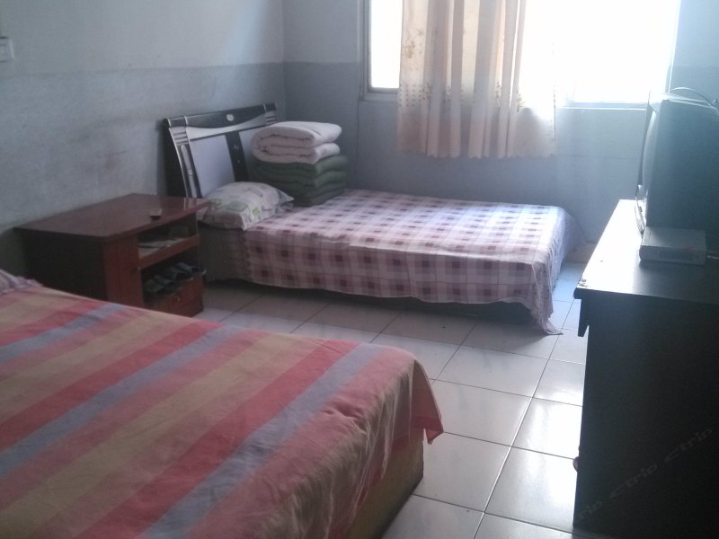hotelPic