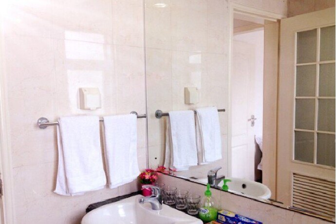 hotelPic