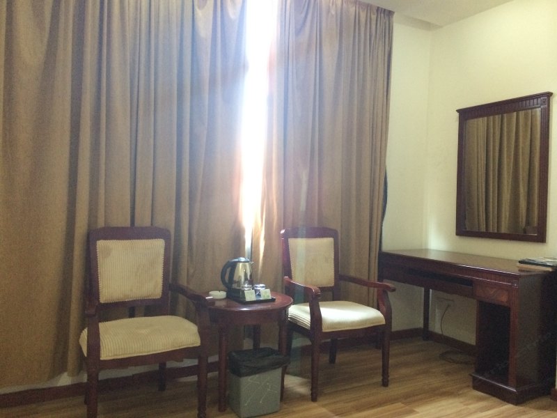 hotelPic