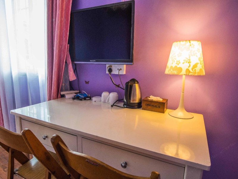 hotelPic