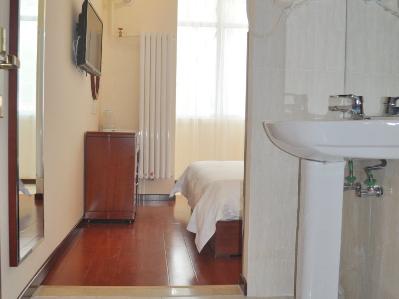 hotelPic
