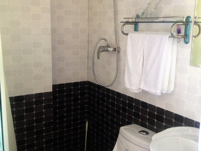 hotelPic