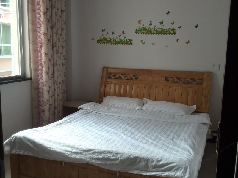 hotelPic