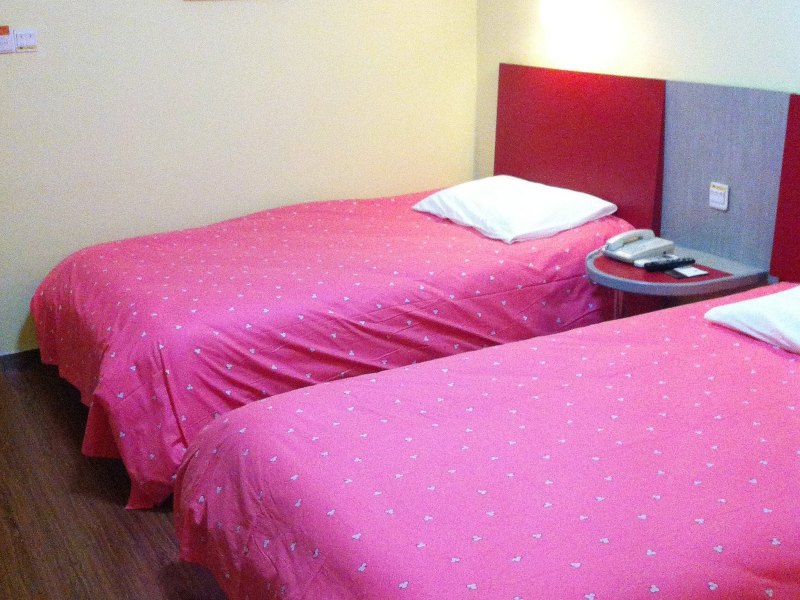 hotelPic