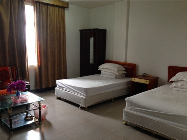 hotelPic