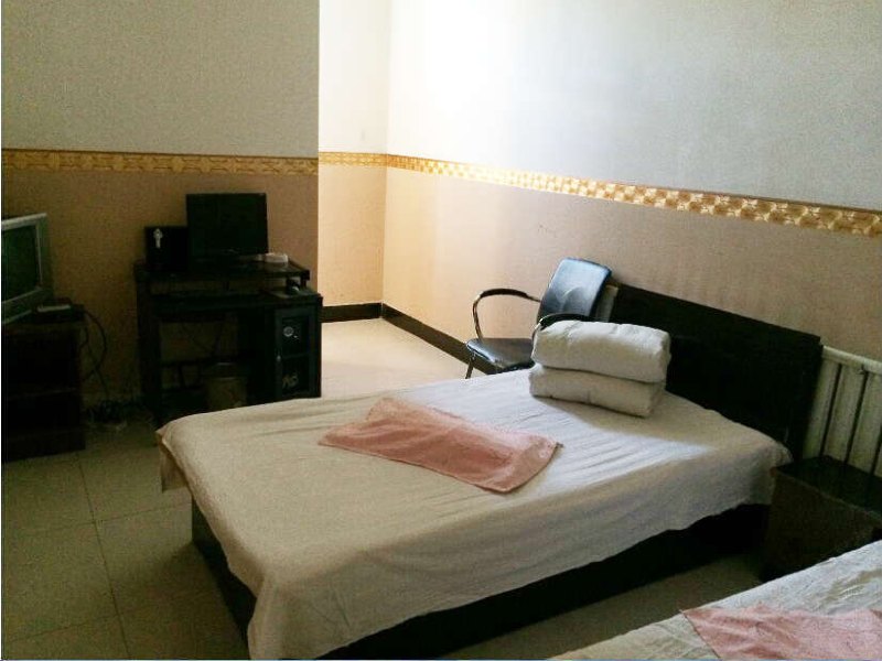 hotelPic