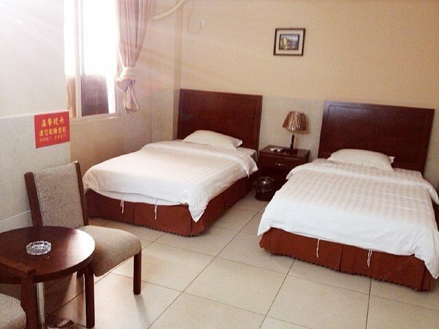 hotelPic