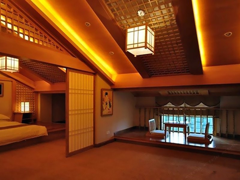 hotelPic