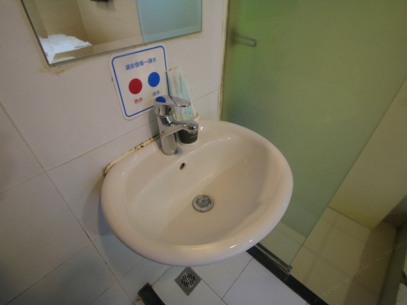 hotelPic