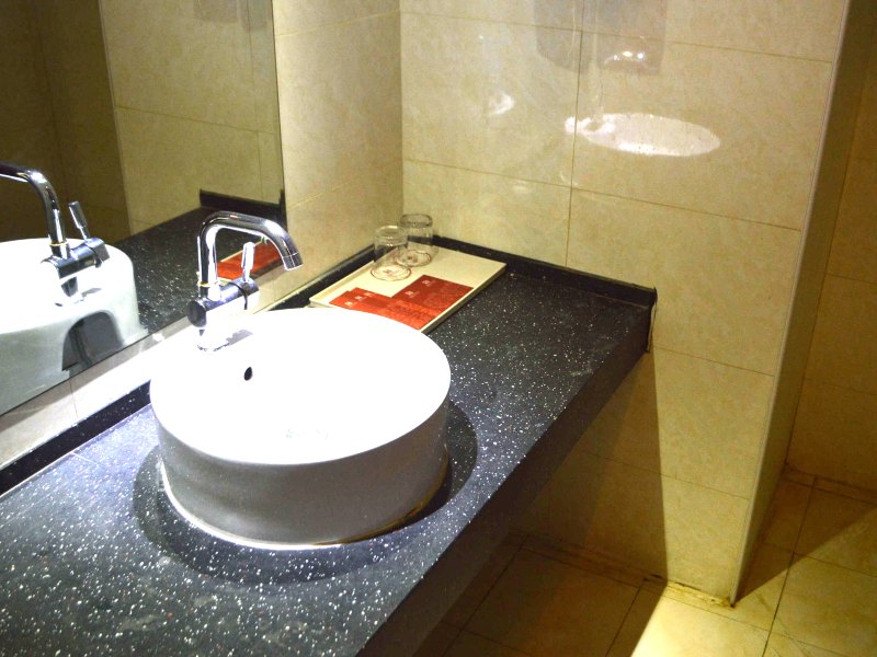 hotelPic